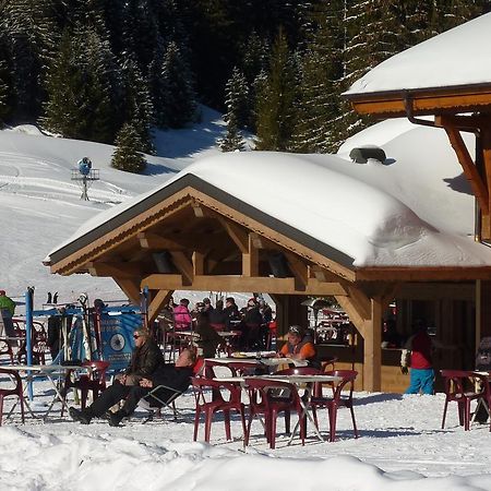 La Perdrix Blanche Hotell Châtel Exteriör bild