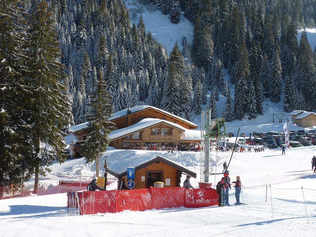 La Perdrix Blanche Hotell Châtel Exteriör bild