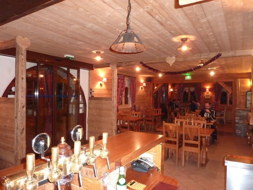 La Perdrix Blanche Hotell Châtel Exteriör bild